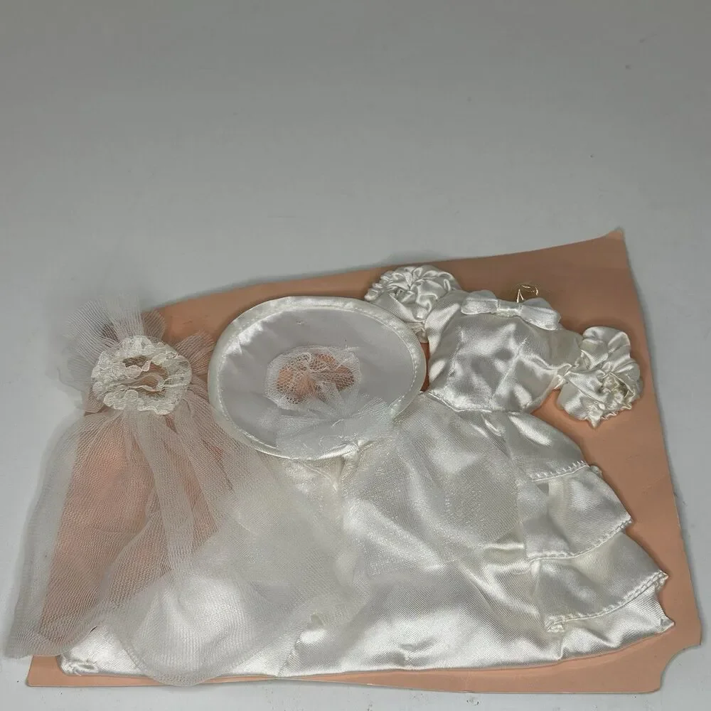 Vintage 1992 Barbie Bridal Collection #867 Wedding Dress Veil Outfit Mattel